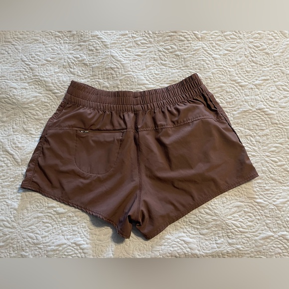 Vuori Women's Dash Athletic Shorts - Picture 2 of 3